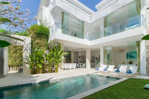 Dyanapura Villa | Superb 3 Bed Villa, Walk To Beach, Fast Wi-fi,