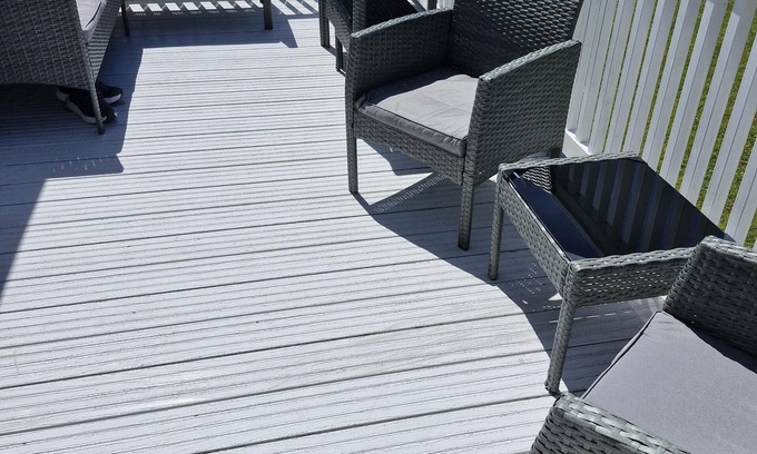 Kessingland House | Superb 8 berth caravan with decking at Kessingland Beach ref 90018BV