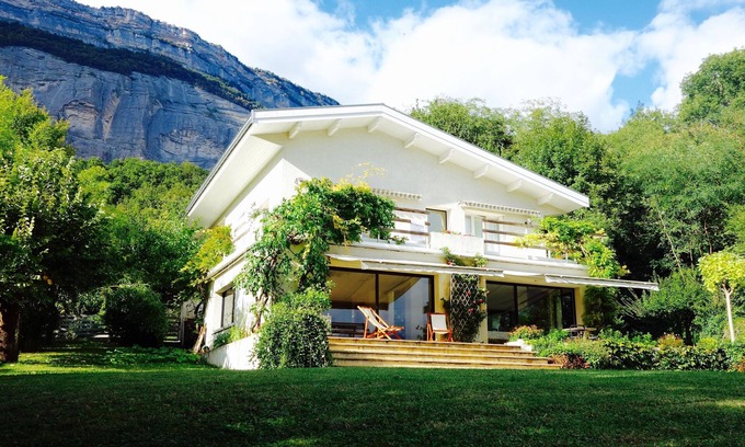 Meylan House | Superb privatized home, exceptional views of the Alps!