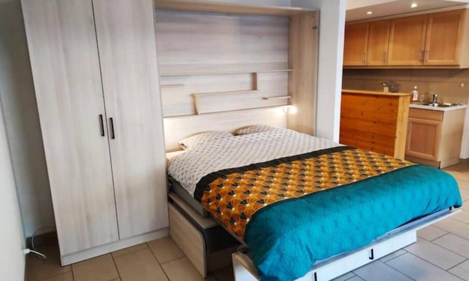 Saillon Apartment | Superbe Studio Dans L'enceinte des Bains Thermaux de Saillon
