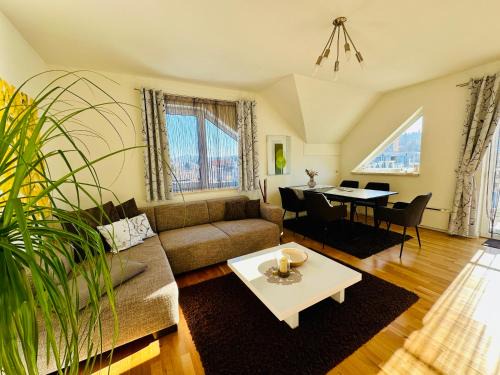 Velden am Worther See Apartment | Superior-Apartment mit Pool und Seezugang