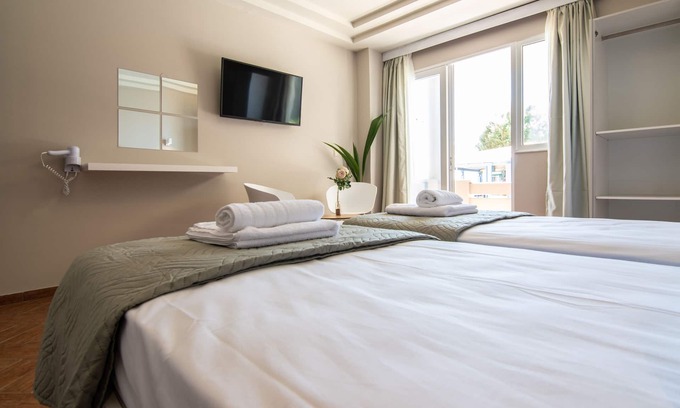 Kato Stalos Hotel | Superior sea view room at Girogiali Beach hotel