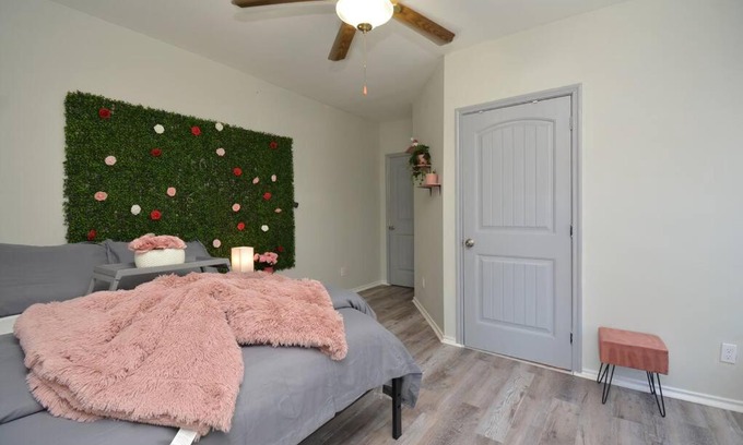 Greater East End Apartment | SuperValue Suite #8 @ East End Revitalized