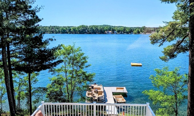 Wautoma House | Supper club on water, WIFI NETFLIX