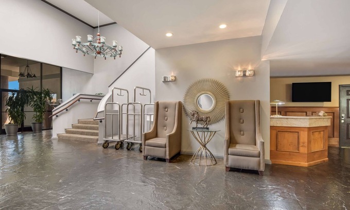 Reno Hotel | SureStay Plus Hotel by Best Western Reno Airport