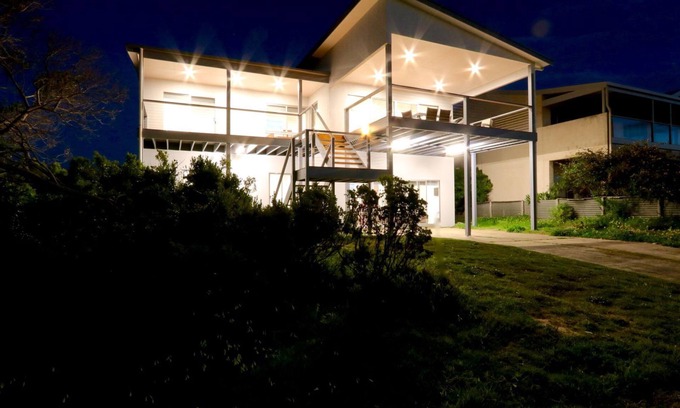 Waterhouse House | Surf and Sand - sea views in Robe