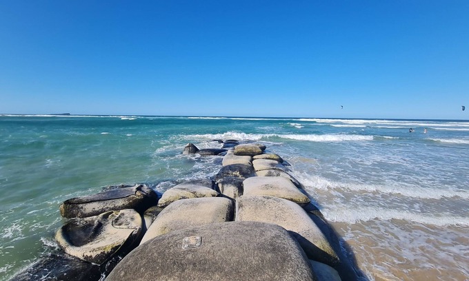 Maroochydore Apartment | Surfcomber on the Beach