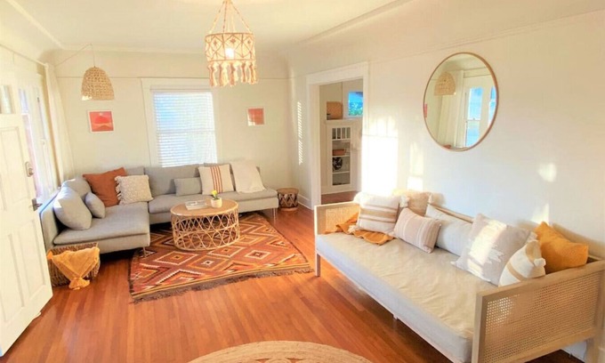 Encinitas House | Surfy Siesta, Downtown Encinitas, CA