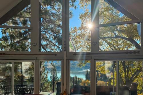 Lake Arrowhead House | Surreal Feel Lakeview Chalet