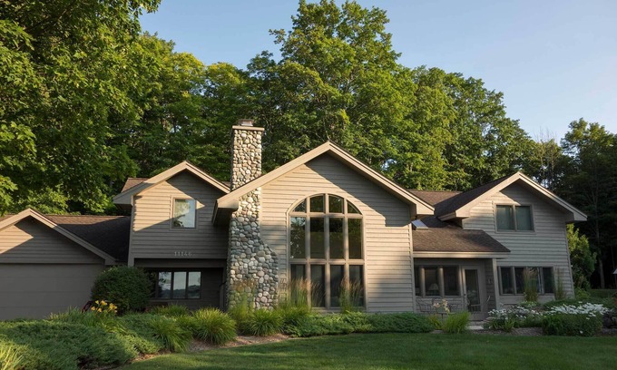 Suttons Bay House | Suttons Bay Beach House