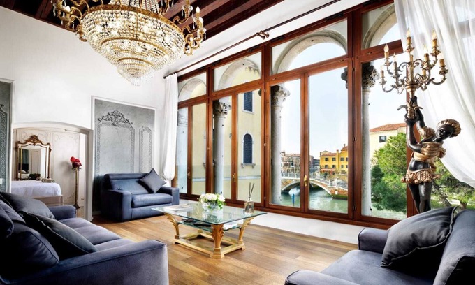 Santa Croce Apartment | SWAN Dolce Vita, Luxurious Venetian Getaway with Exclusive Amenities