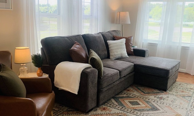 Paris House | Sweet Dreams - Relaxing Ranch Retreat 3Br w/Hot tub