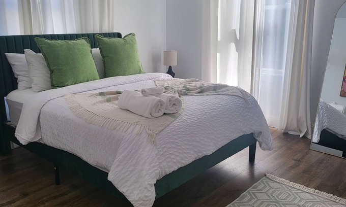 Weequahic Apartment | Sweet Escape ~ 4 BR Modern Luxury Near NYC & EWR