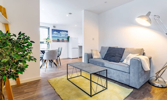 Norwich Apartment | Swift Host | Spacious 1 Bed | 5 Min to Centre