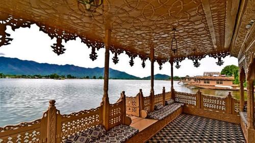 Nagin Bagh Hotel | Swift houseboats