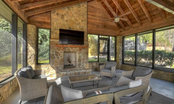 Cherry Log Cabin | Swimming Bear Lodge | Free Night Offer!