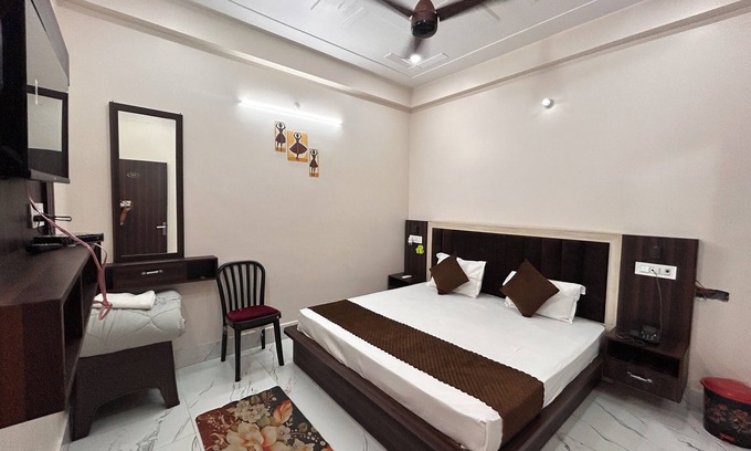 Puri Hotel | Swimming Pool Hotel G resort Near temple