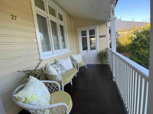 Invermay Apartment | Sylvester’s on Lamont. Arty in Invermay.