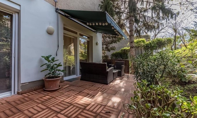 Krisztinavaros Apartment | Szabi Buda New Terrace