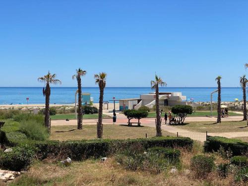 Le Barcares Apartment | T2 4 pers à Le Barcarès, face mer, parking privé - FR-1-81-640