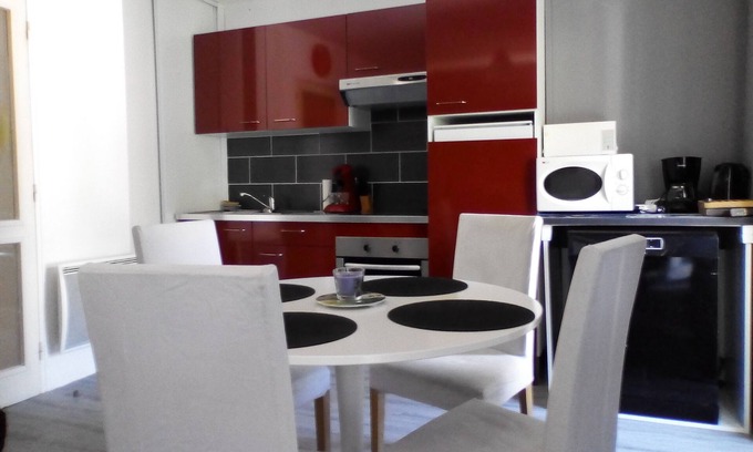 Ax-les-Thermes Apartment | T2 42m2 center 100m thermal establishment and 150m cable cars
