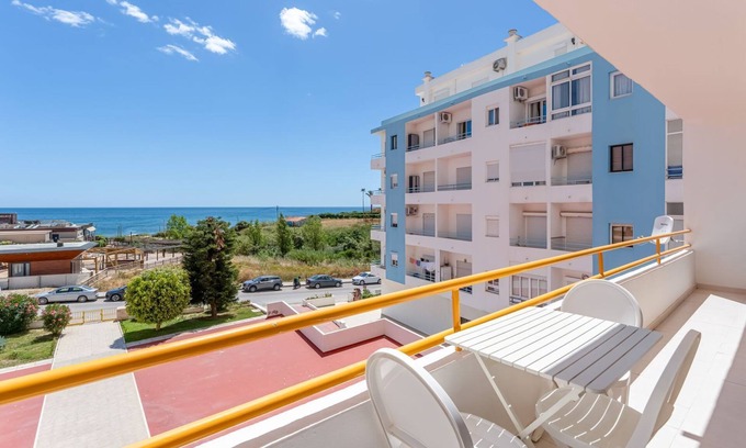 Armacao de Pera Apartment | T2 com Vista Mar em Armação de Pêra by LovelyStay
