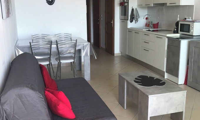 L'Ile-Rousse Apartment | T2 in new residence, fully equipped + air conditioning/wifi and parking