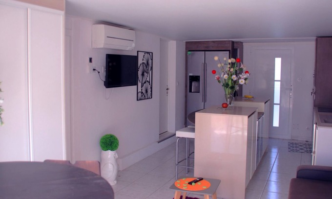 Launaguet Apartment | T2 Netflix, Wifi, Jacuzzi, Sauna and Salt Pool