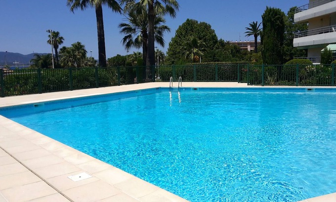 Saint-Raphael Apartment | T3 residence with pool near sea