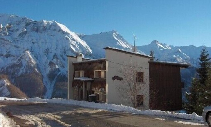 Orcieres-Merlette Apartment | T3, sleeps 6, 300m from the slopes ORCIERES MERLETTE