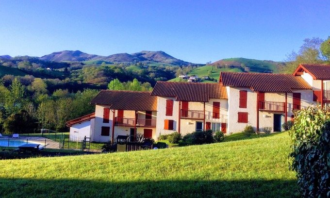 Souraide Apartment | T3 with heated pool Espelette, ideal holiday or spa cures Cambo
