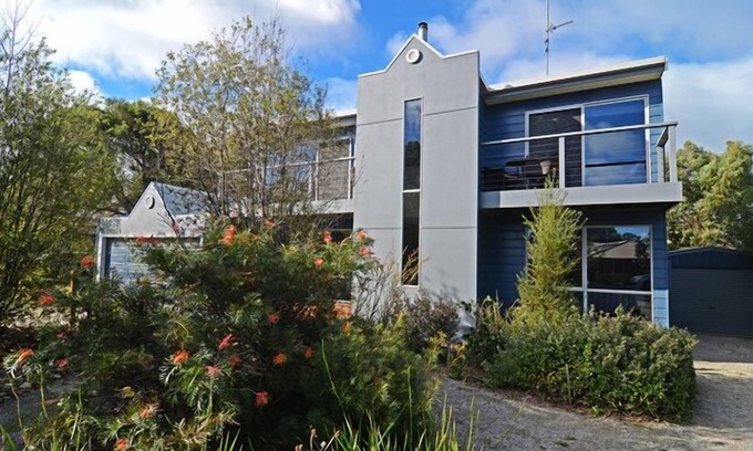 Anglesea House | Take a Winter Break - dog friendly and private hot spa
