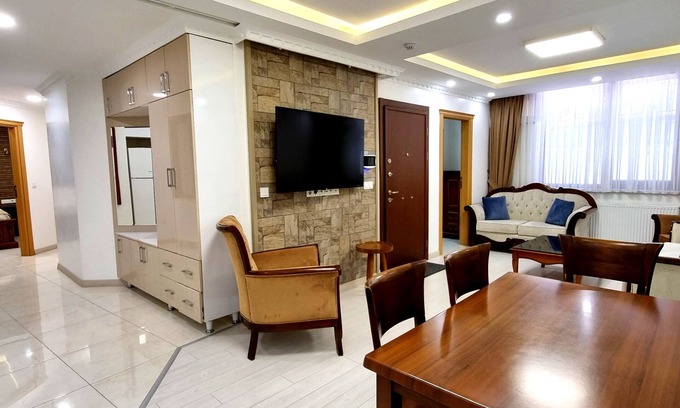 Taksim Apartment | Taksim Cihangir Value Apt 3BR: Kitchen, 7Guests, Central Public Transport Access
