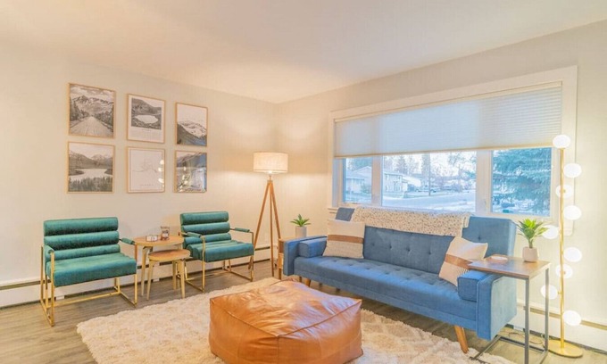Fairbanks House | Taku’s Contemporary & Stylish Private Retreat