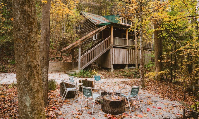 Stanton Cabin | Tall Timbers Rustic Log Cabin: Full Size Cabin w/Washer & Dryer