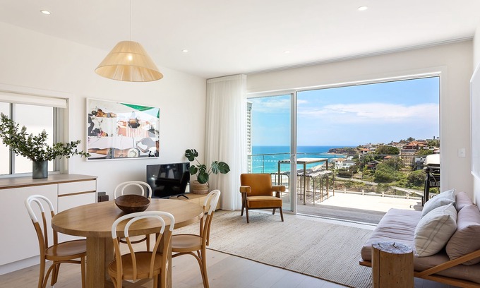 Sydney Apartment | Tamarama Beach Views 7
