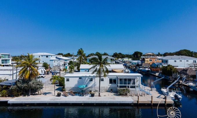 Key Largo Village House | Tarpon Basin Breeze ~ Quaint 2 Bed, 1.5 Bath Canal Home in Key Largo