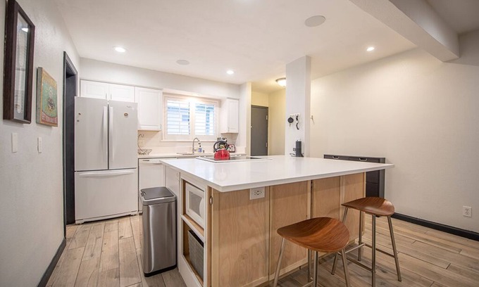 Westfield House | Tarrytown 2 Bedroom Condo