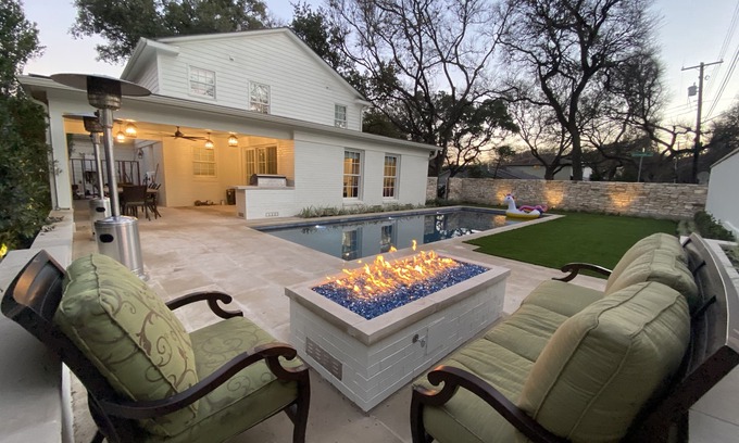Tarrytown House | Tarrytown Colonial Farmhouse with Resort Pool