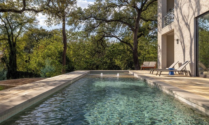 Tarrytown House | Tarrytown Luxury + Private Pool - Everest!