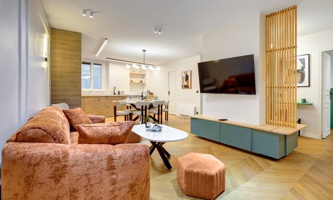 Quartier du Pont-de-Flandre Apartment | TBS 122 - Apartment with contemporary flair