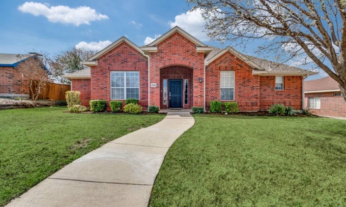 North Central Carrollton House | TCH - 3bd/2.5ba home in Carrollton with Workspace