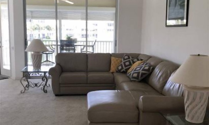 Tropical Cove House | Tee Time at Lexington CC Golf Village