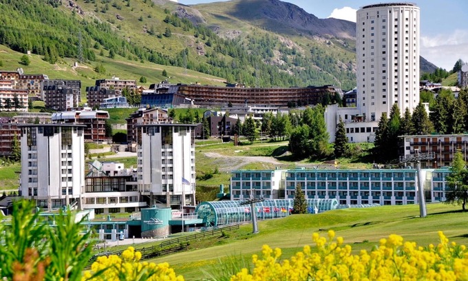Sestriere Apartment | Teleo 108 Ski In - Ski Out 50m
