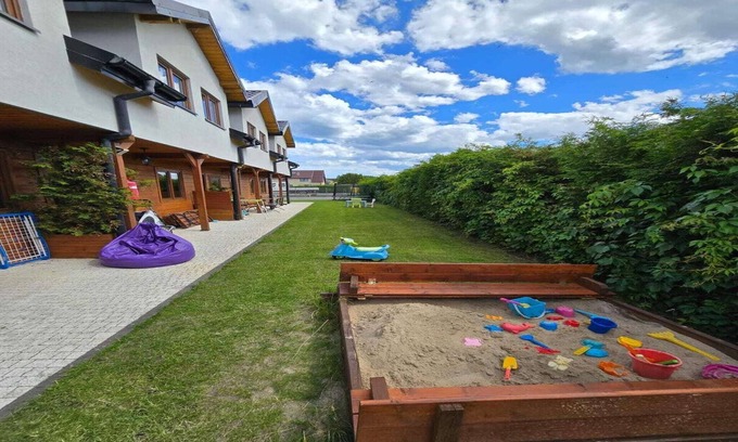 Sarbinowo House | Terraced Home in Sarbinowo near the Beach