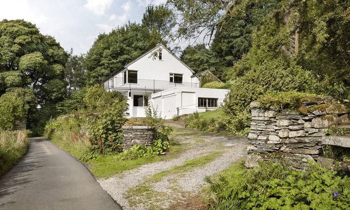 Windermere Cottage | TETHERS END, pet friendly, with a garden in Bowness-On-Windermere
