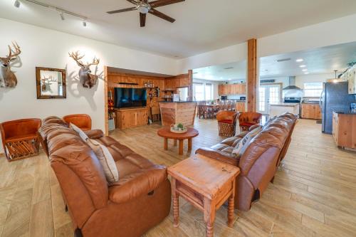 Yancey House | Texas Nature Escape Lake and Game Room Access