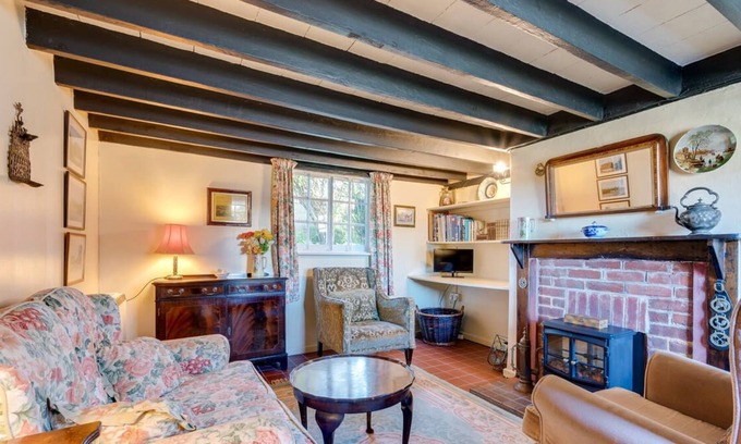 Shoreham-by-Sea House | Thatch Cottage in Shoreham-by-Sea