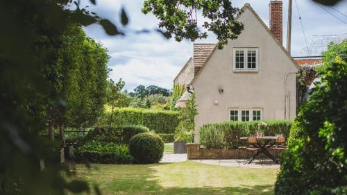 Todenham House | Thatch Cottage