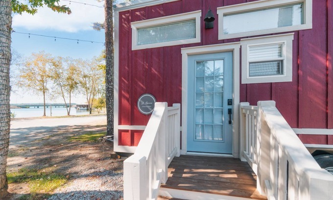 Gadsden Cottage | The Abmner at River Rocks Landing